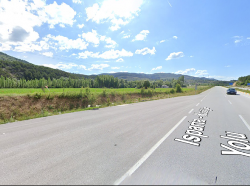 Kızılören Antayla Yolunda Değerli Mülk